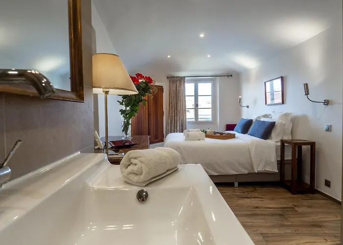 Spacieux Pour 6p Vue Vieil Αντίμπ